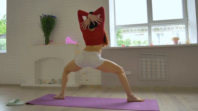 Stretching the back of the thigh. we train the buttocks. смотреть онлайн