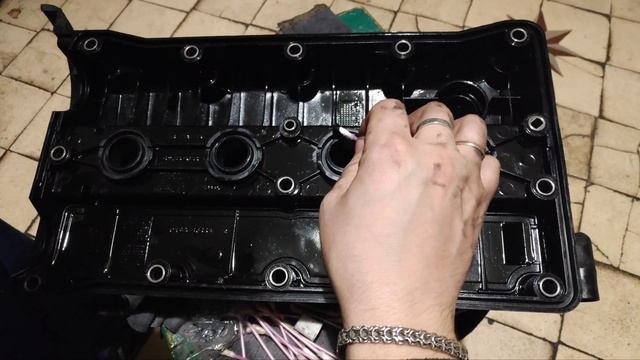 ЗАМЕНА ПРОКЛАДКИ КЛАПАННОЙ КРЫШКИ НЕКСИЯ, ЛАНОС,НУБИРА,ЛАЧЕТТИ 1.6 16v смотреть онлайн