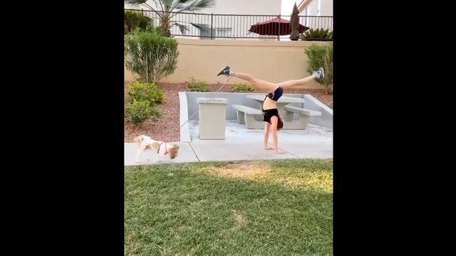 НОВЫЙ ЙОГА ЧЕЛЛЕНДЖ в парке /Двойняшки Света и Наташа против ИНСТАГРАМ смотреть онлайн