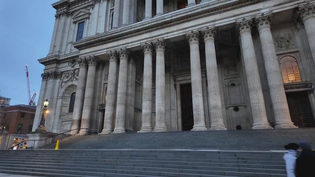 London Spring Sunset Walk 2024 🌸 London Bridge Station to the City of London and the West End [4K] смотреть онлайн