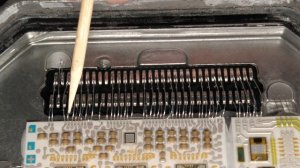 Проверка контактов ЭБУ Z18XE Opel Zafira B сторона М