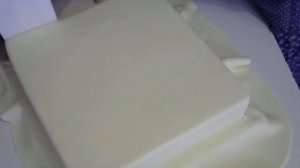 Как обтянуть мастикой квадратный торт?двухъярусный торт