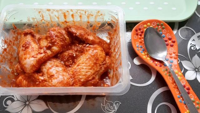 ? Холодный огуречный суп/Сливочные крылышки. смотреть онлайн