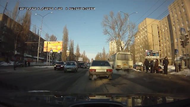 пр.Строителей на светофоре 75 школа семерка догнала оку смотреть онлайн