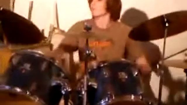 ENEMY MAKER. 1st recording done by phone (BAD QUALITY) смотреть онлайн