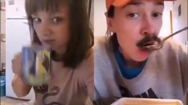 Подавилась глядя на нее смотреть онлайн