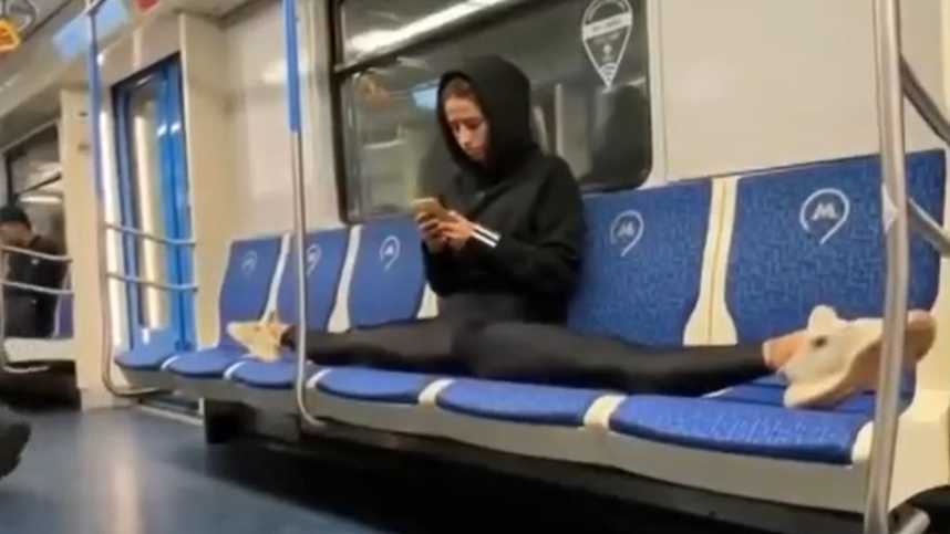 Как правильно занять место в метро.mp4 смотреть онлайн