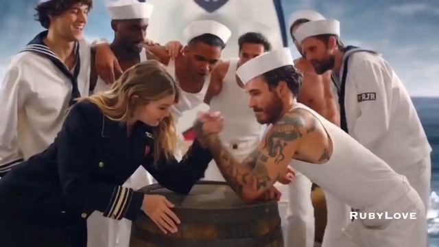 Gigi Hadid - Fight Song смотреть онлайн