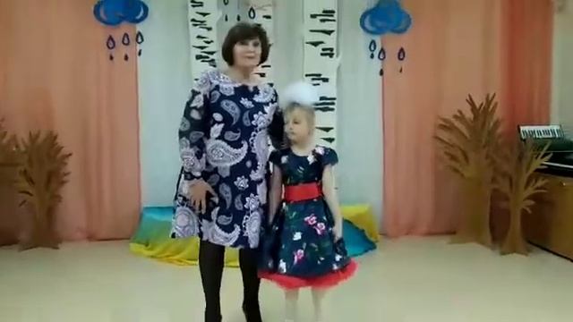 "Песня "Моя бабушка". МБДОУ "ЦРР - детский сад №56" г. Северск - 2021 смотреть онлайн