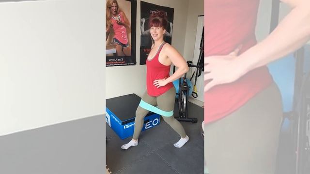 Mini Bands with Faye | Gentle Stretching смотреть онлайн