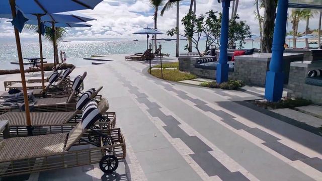 Saii Lagoon Maldives - Pool Bar смотреть онлайн