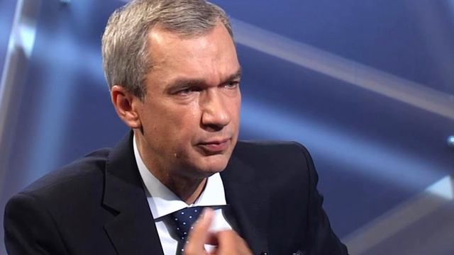 Только что! Луку приструнили, прямо в кабинете–он вскрикнул. Последняя поездка. Диктатора окружили смотреть онлайн