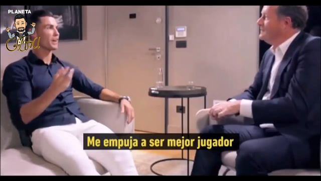 Cristiano Ronaldo llora al ver el video de su padre. смотреть онлайн