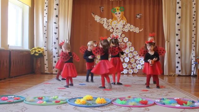 Танцевальный коллектив "Топотушки" смотреть онлайн