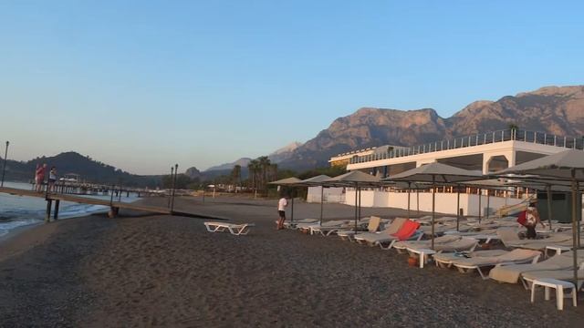 Пляж отеля La Mer смотреть онлайн