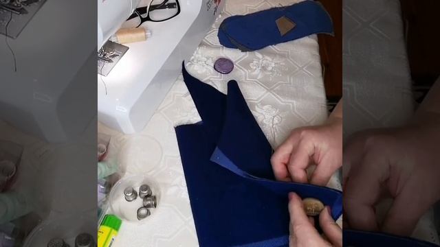 Пуговицы «на ножке» для пальто и верхней одежды смотреть онлайн