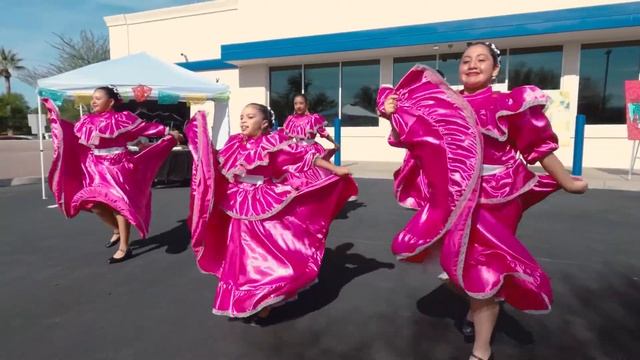 Phoenix South Central Mercado Mexican Culture Celebration - Mariachi y Danza Folklorica! смотреть онлайн