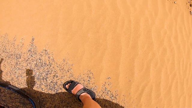 Песчаные бури Сахары. На велосипеде в одиночку. Серия 4 смотреть онлайн