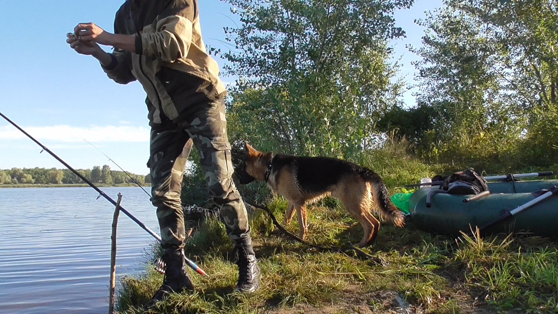 Осенняя рыбалка.Запекли рыбу на углях.