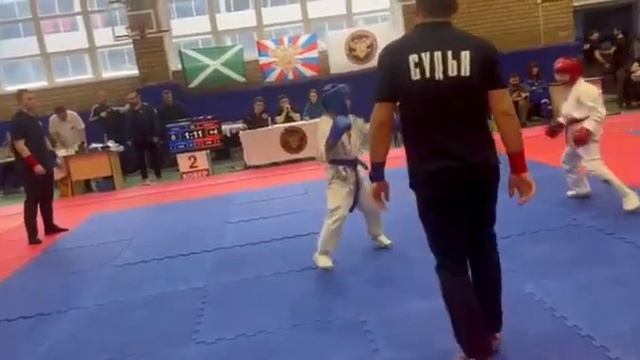РУКОПАШНЫЙ БОЙ В КРАСНОМ Я ? смотреть онлайн