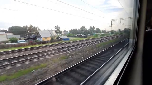 Стук колёс в электричке ЭД9М-0177 + о.п. Шелехов смотреть онлайн