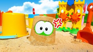 Ам Ням и прятки в песочнице! Игры и развивающее видео про игрушки Om Nom