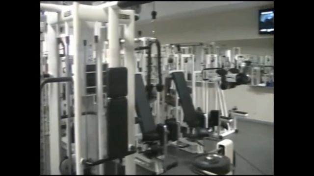 Тренажерный зал. Фитнес-клуб "TechnoGym" смотреть онлайн