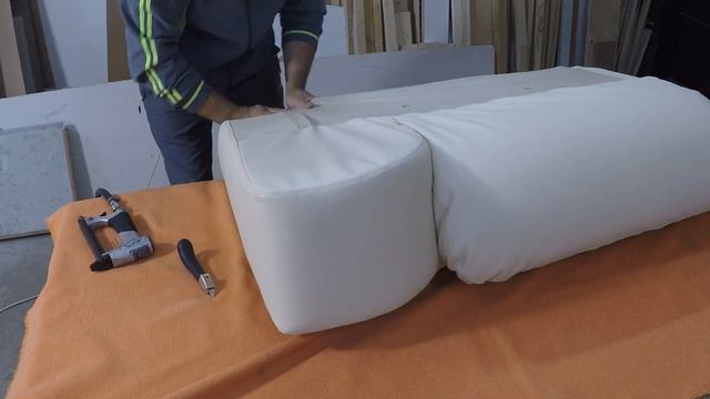 Подлокотник от дивана обтягиваем материалом. смотреть онлайн