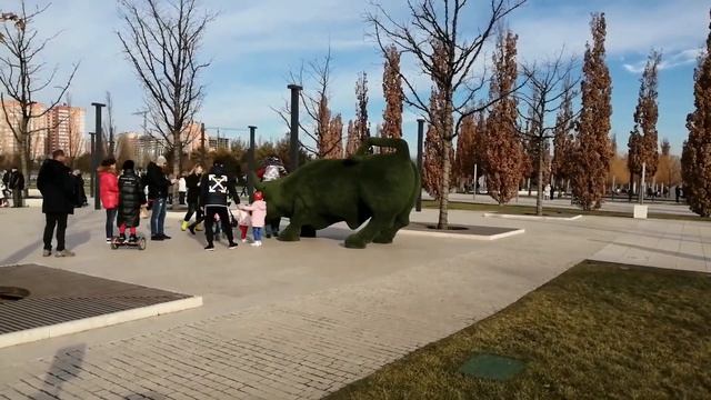 ЗИМА В ПАРКЕ КРАСНОДАР (ПАРК ГАЛИЦКОГО). РАБОТАЮЩИЕ ФОНТАНЫ И ЗЕЛЕНЫЙ ГАЗОН. смотреть онлайн