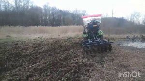 Дисковая борона на минитрактор , работа с бороной .