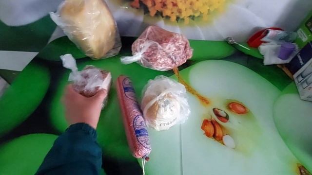 Алена разбила телефон... Пришлось купить новый. Лепим пельмешки. смотреть онлайн
