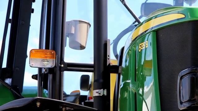 Landtech Трактор John Deere модели 6135В смотреть онлайн