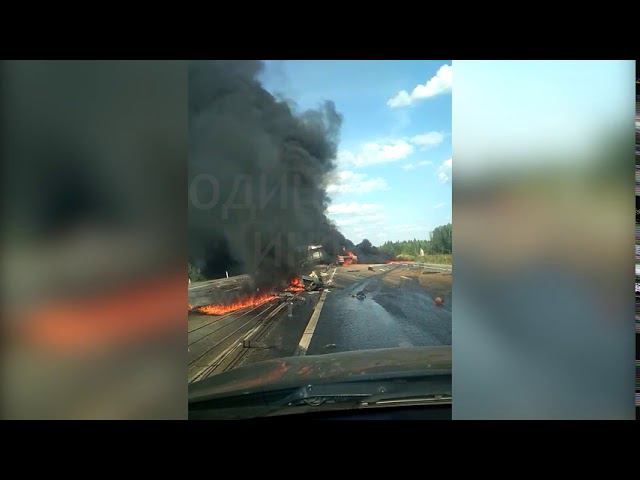 22 мая, на 48-й км М-1 Беларусь произошло ДТП с участием грузовика смотреть онлайн