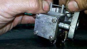 Ремонт  лодочного мотора Ямаха 5.Замена лепестков клапана.