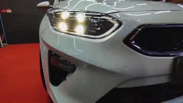 КИА Ceed зеркала и спойлер в черный глянец KPMF смотреть онлайн