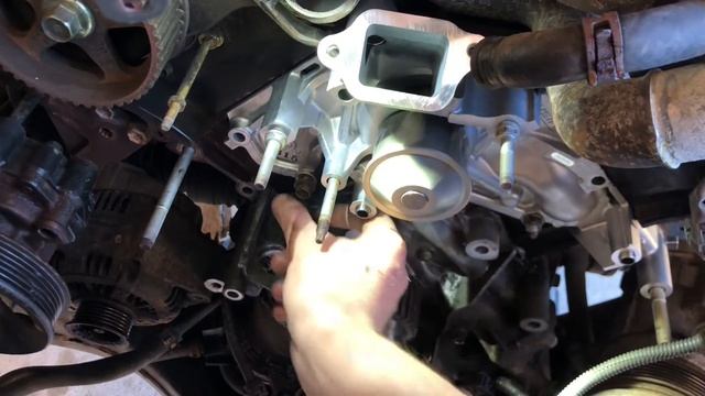 1st Gen Toyota Sequoia (Tundra, 4Runner) 4.7 V8 Timing Belt and Water Pump Replacement смотреть онлайн