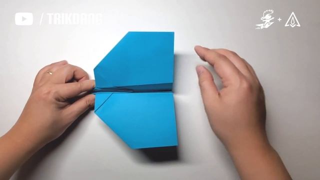 THE GREATEST PAPER PLANE EVER - Let's make a paper plane that flies - 8+ Versions | Trad. Swallow смотреть онлайн