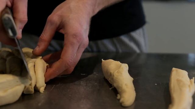 Skyrim Special Edition: How to make your own Sweet Roll! смотреть онлайн