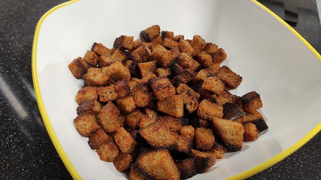 Сухарики со специями в духовке, закуска к пиву. Домашние сухарики смотреть онлайн