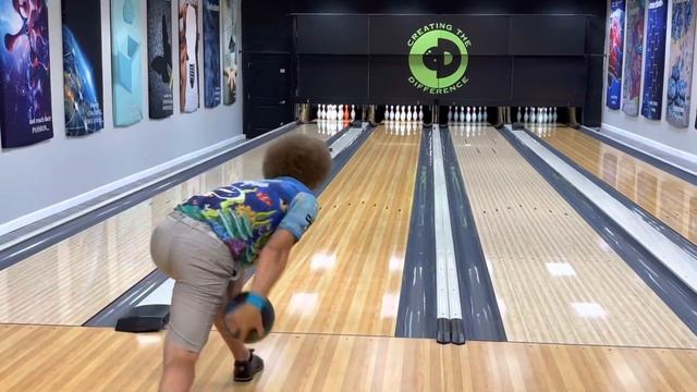 The Difference Between Lane Surfaces in Bowling with Kyle Troup | Pro AnviLane and AMF SPL смотреть онлайн