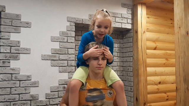 Многодетные денечки. Снежка и Миша. Дети помогают в работе. смотреть онлайн