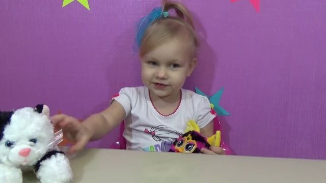 Новый Ферби и мягкая игрушка кошка Алисы New Furby and toy cat for Alise смотреть онлайн