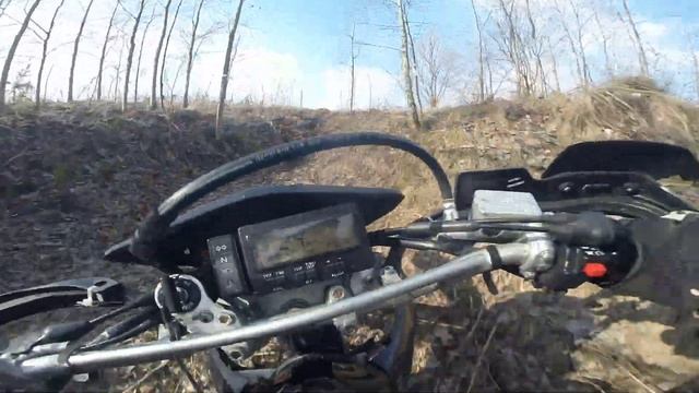 DRZ -400 МОЖЕТ ВСЕ.(Обкатываем новую трассу в оврагах)7 марта 2020 смотреть онлайн