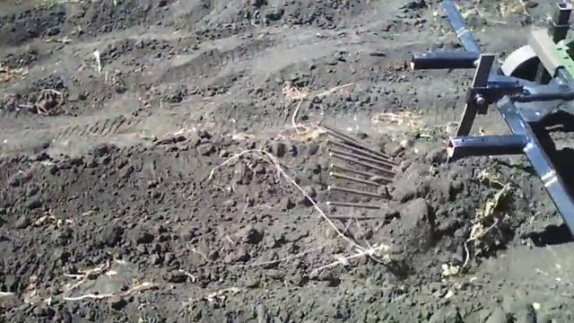 Копаем картошку мини трактором перелома 4*4 смотреть онлайн