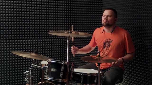 Александр Гущин - Green day - Boulevard of Broken Dreams (drum cover) смотреть онлайн
