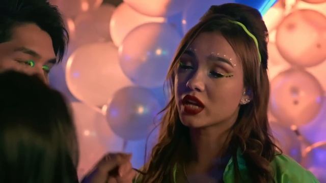 Z fails to embarrass Sky at the party | Senior High (w/ English Subs) смотреть онлайн