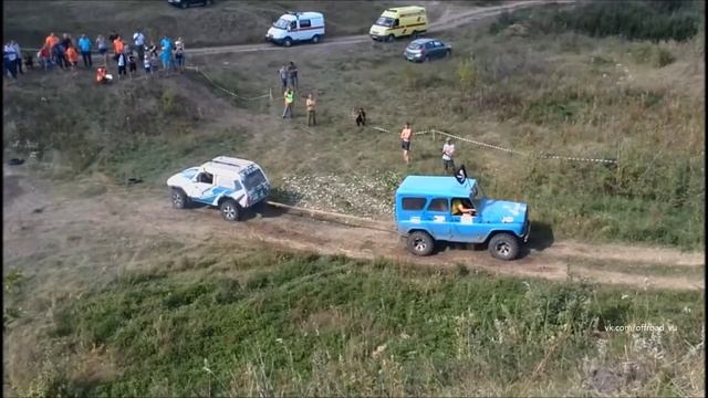 Off Roading UAZ vs NIVA Перетягивание каната Уаз с пехлом V 8 и Нива Кто кого? смотреть онлайн