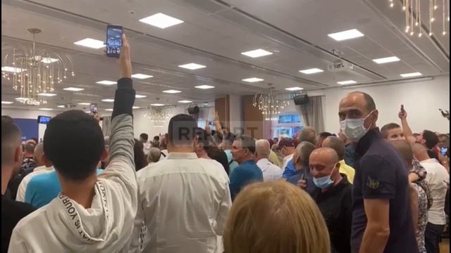 Mbërrin Sali Berisha te 'Rogner'! Duartrokitet nga demokratët: O Sali o hero gjithë Shqipëria të do смотреть онлайн