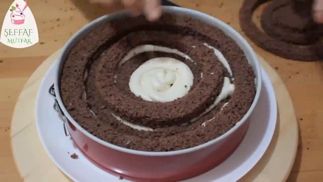 Dama Pasta /TEK PANDİSPANYA İLE KREMAYA DOYMUŞ MUHTEŞEM BİR PASTA/BİR DEN FAZLA SÜSLEME TEKNİĞİ İLE смотреть онлайн