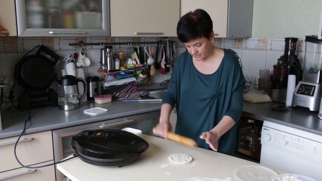 Лепешки из пресного теста(слоеные ) смотреть онлайн